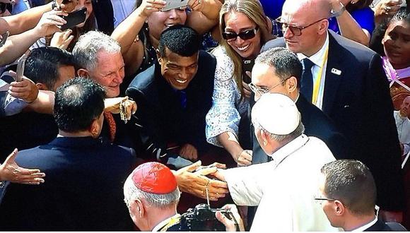 El Papa Francisco se acercó y conversó con Teófilo Cubillas [FOTO]