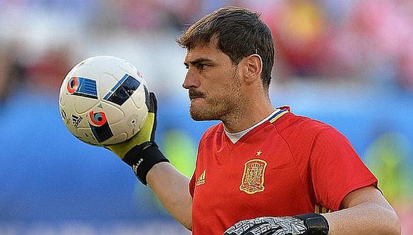 Casillas se luce con tapada doble ante el Benfica de André Carrillo