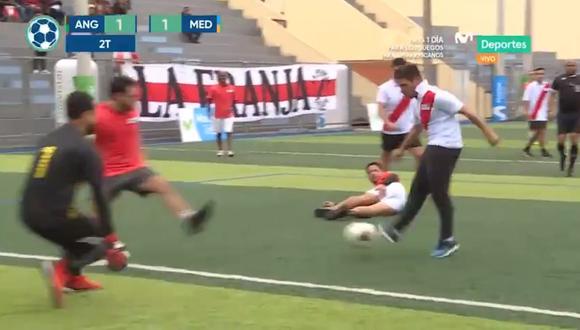 Piccolo Clemente: de ganar medalla de oro en Lima 2019 a marcar un golazo en 'pichanga' | VIDEO