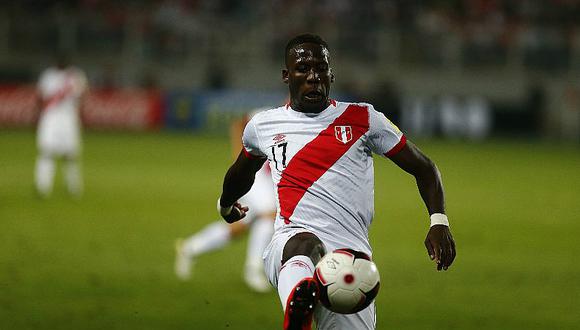 Selección peruana: Gremio tiene en la mira a Luis Advíncula