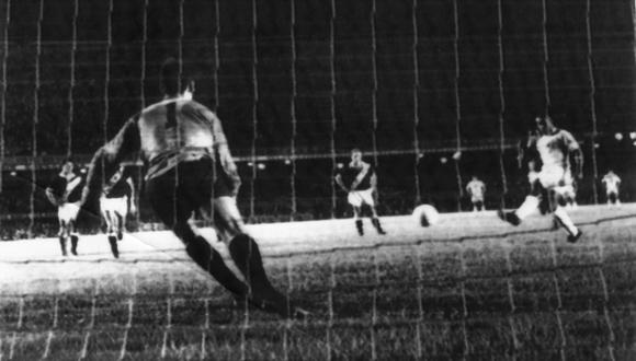 El 19 de noviembre de 1969, Pelé marcó su gol mil en el mítico Maracaná. (Agencia: UPI)