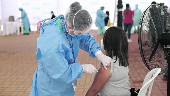 El proceso de vacunación se realiza en todo el país. FOTOS: JESUS SAUCEDO / GEC