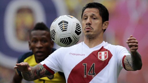 Gianluca Lapadula se ha convertido en una de las figuras de la selección peruana. (Foto: AFP)