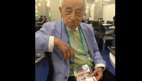 Él es Hiroshi Kagawa, el periodista más viejo del Mundial Brasil 2014