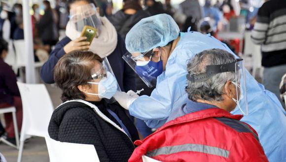 El titular de Salud sostuvo que la Vacunatón continuará porque se ha demostrado que dan resultado, pues elevan significativamente las cifras de vacunados (Foto: Andina)