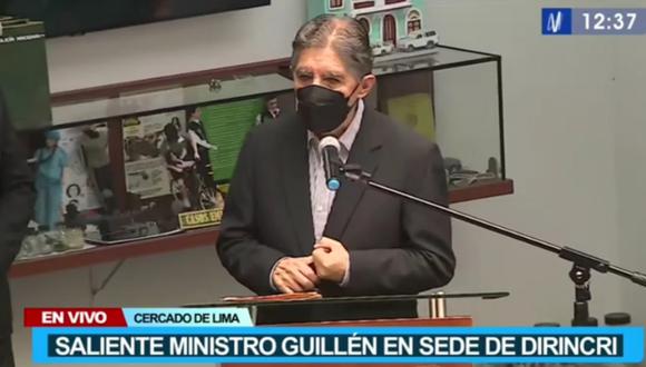 Saliente ministro Avelino Guillén llegó a sede de la Dirincri. Foto: Canal N