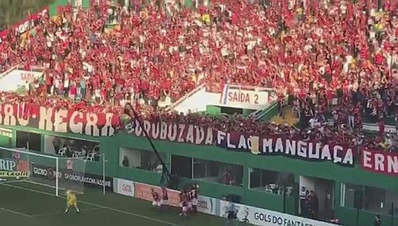 Barra de Flamengo estalló tras el gol de Paolo Guerrero [VIDEO]