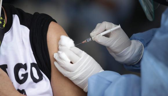 Vacunación contra el coronavirus continúa a nivel nacional. Foto: Britanie Arroyo/@photo.gec