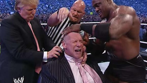 El expresidente de Estados Unidos participó en la WWE y le hizo una llave a Vince McMahon.