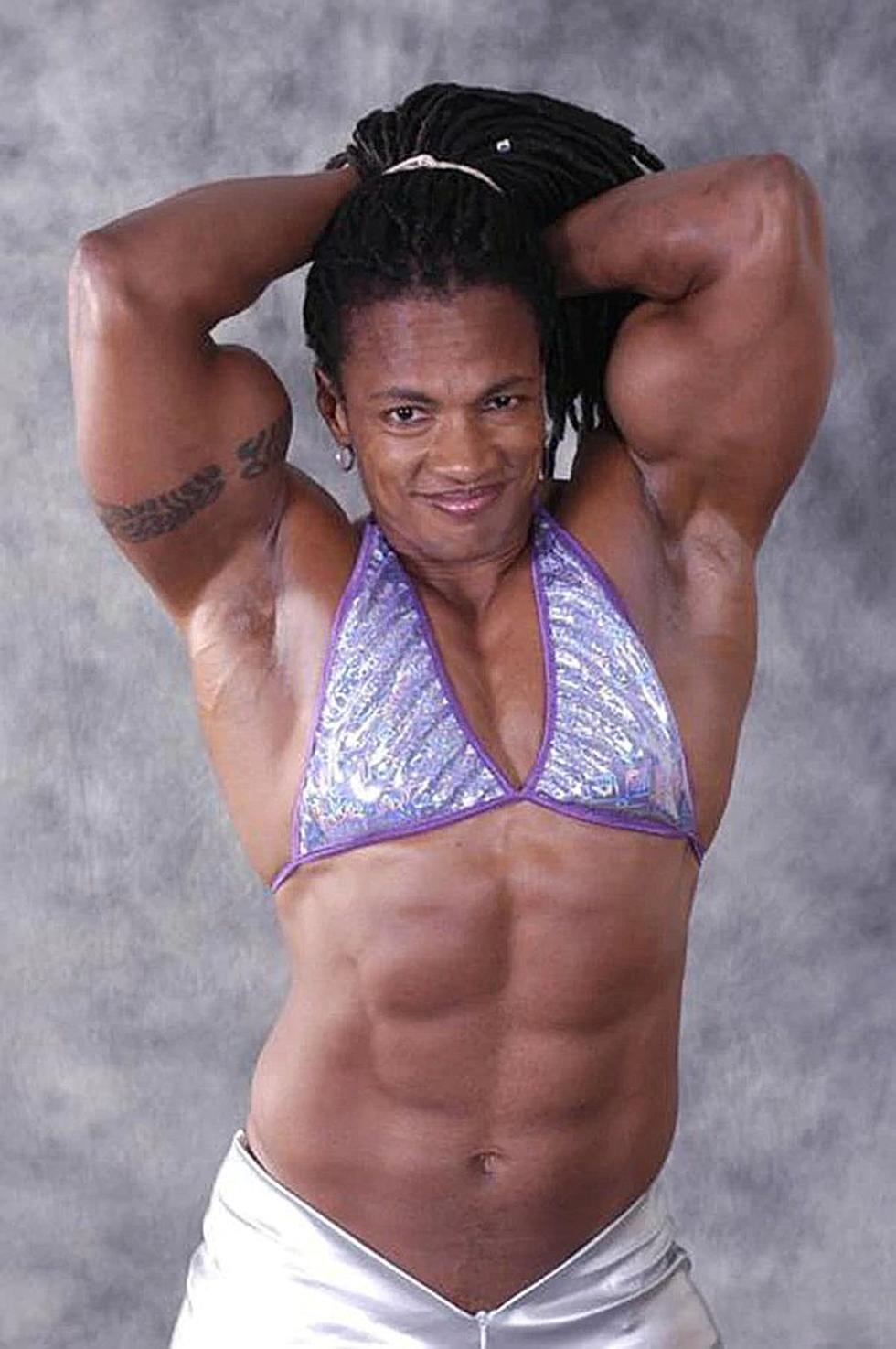 Renne Toney: La mujer con los músculos más grandes del mundo [FOTOS]