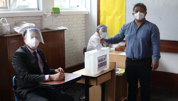 ONPE pidió a los ciudadanos que se rijan al itinerario para ir a ejercer su voto con el objetivo de evitar una mayor propagación del virus  (Foto: ONPE)