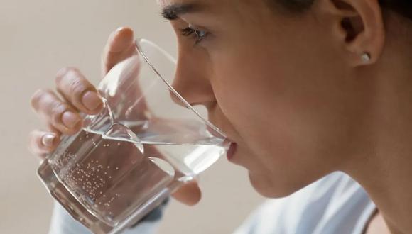 Sara Abu-Sabbah asegura que la hidratación es fundamental para el buen funcionamiento de nuestro cuerpo.  (Foto: iStock)