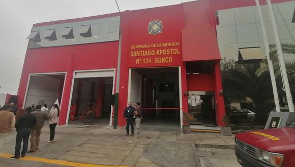 El comandante general del Cuerpo de Bomberos Voluntarios del Perú, Luis Ponce La Jara, destacó la implementación del auditorio en la compañía de Bomberos Santiago Apóstol de Surco. (Foto: Municipalidad de Surco)