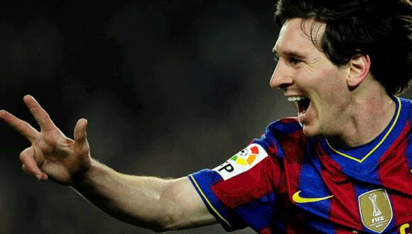 'Lio' Messi se relaja jugando al fútbol-tenis en sus vacaciones