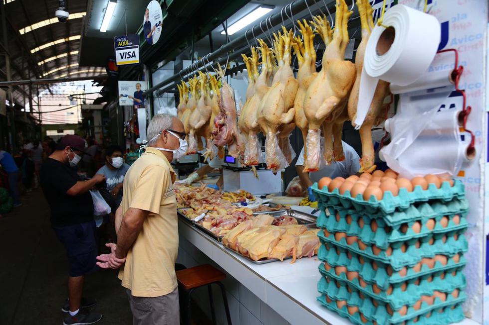 Así es la salida de hombres a los mercados de Lima tras medida de Martín Vizcarra. Foto: Hugo Curotto / GEC