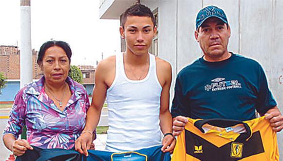 Delantero peruano Jean Carlo Deza, de 16 años, jugará por la reserva de Boca Juniors