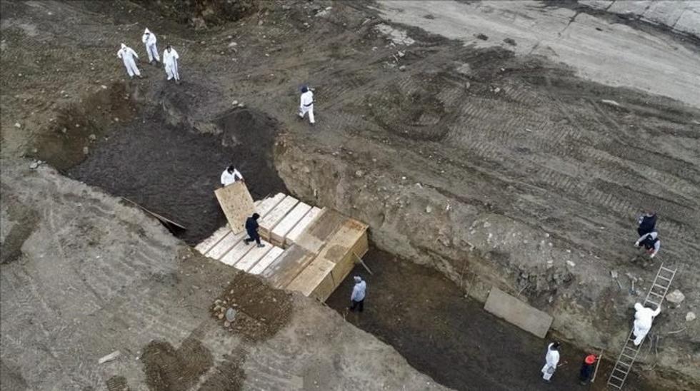 En New York se construyeron fosas comunes para enterrar a las víctimas mortales de Covid-19