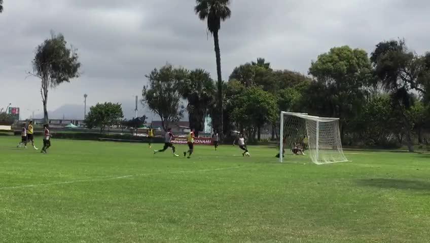 Así fue el gol que anotó Luis Urruti en el entrenamientp. (Video: Maria Fe Errea) (02/01/20)