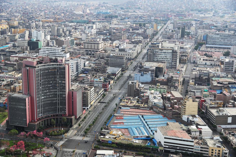 Al igual que otras ciudades del mundo, Lima luce desierta por la cuarentena. (Foto: Luis Enrique SALDANA / Peruvian Ministry of Defense / AFP)