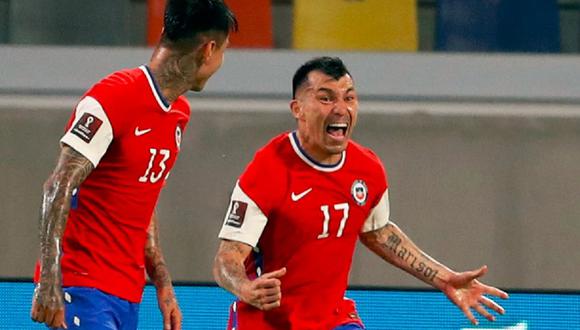 Selección de Chile cuenta con ocho jugadores en 'capilla' para enfrentar a Perú. (Foto: EFE)