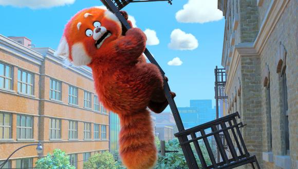 “Turning Red” de Pixar trata sobre Mei Lee, una niña de 13 años que se transforma en un panda rojo gigante cuando pierde el control de sus emociones. (Foto: Disney/Pixar)