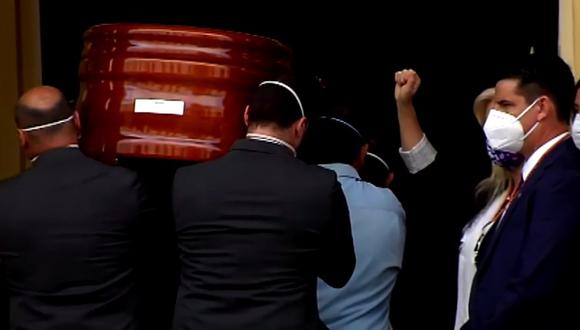 España: Julio Anguita es recibido entre aplausos en el Ayuntamiento de Córdoba tras su muerte [VIDEO]