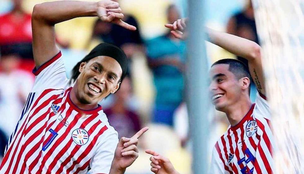 Los divertidos memes de Ronaldinho por ingresar a Paraguay con un pasaporte falso. (Foto: Facebook y Twitter)