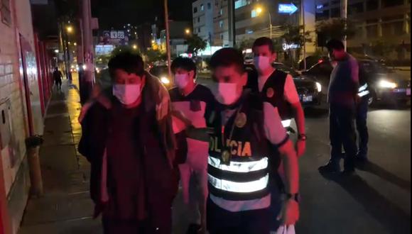 Los ocho detenidos fueron llevados a Medicina Legal en Lima Norte.