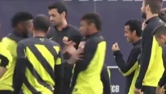 Barcelona: Le hacen un banquito a Neymar [VIDEO] 