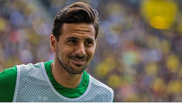 Werder Bremen y el homenaje que hizo llorar a Claudio Pizarro [VIDEO]