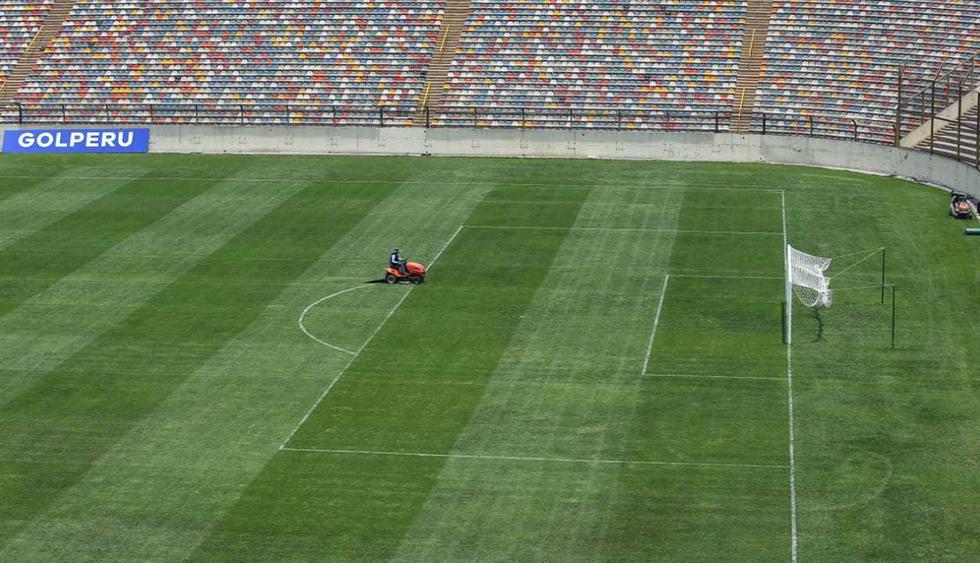 El césped recibe un riguroso cuidado. El primer equipo crema no entrena seguido aquí.. (Foto: Fernando Sangama)
