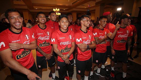Selección peruana agradeció a hinchas por 'Banderazo' en el hotel (FOTO)