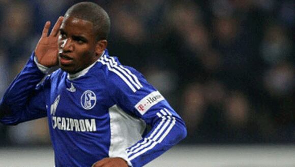 Jefferson Farfán se queda en el Schalke, afirma manager