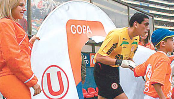 Llontop lleva seis partidos de titular y cada vez recibe más elogios. Asegura trabaja para ser el mejor arquero del Perú