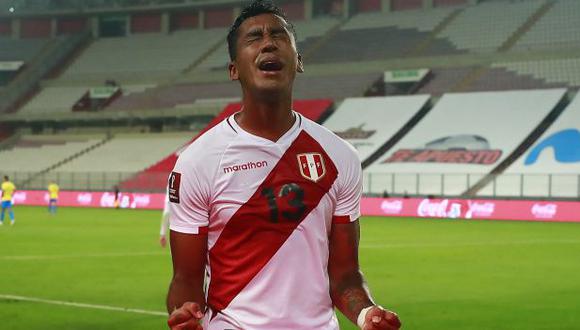 Renato Tapia hizo su debut en la selección peruana de mayores en marzo del 2015. (Foto: AFP)