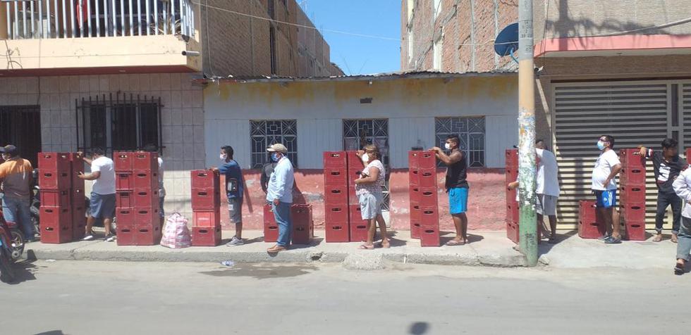 Coronavirus Perú | En Piura realizan largas colas para comprar cerveza durante la cuarentena [FOTOS]