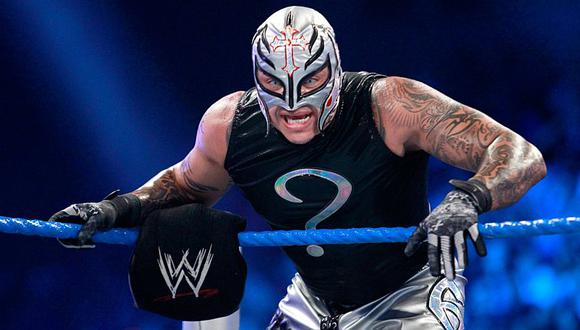 Rey Misterio vuelve oficialmente a la WWE