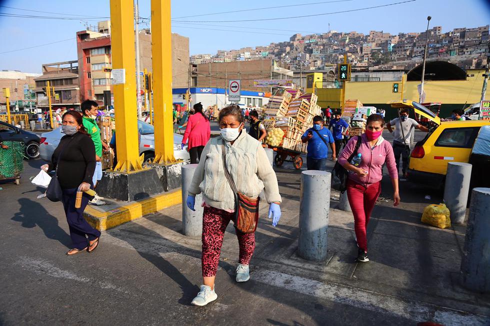 Así es la salida de hombres a los mercados de Lima tras medida de Martín Vizcarra. Foto: Hugo Curotto / GEC