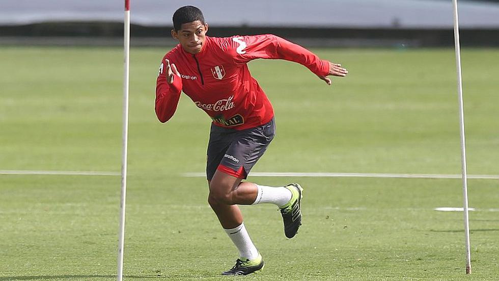 Perú empató 2 a 2 ante Honduras, que marcó dos goles en los tiempos de descuento