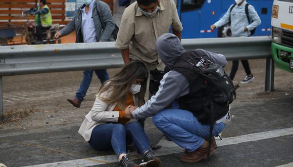 Debido al impacto, la periodista de TV Perú será trasladada a un nosocomio cercano para una mejor atención. Foto: Britanie Arroyo / @photo.gec