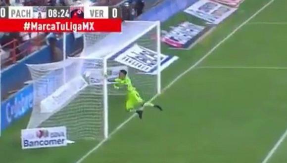 Pachuca vs. Veracruz: Pedro Gallese chocó contra el poste y casi se lesiona [VIDEO]