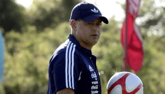 No la hizo como jugador: Conoce los números del 'Chiqui' Arce ante Perú 
