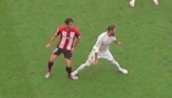 La polémica jugada protagonizada por Sergio Ramos y Raúl García en el Real Madrid-Athletic Club. (Captura: ESPN)
9