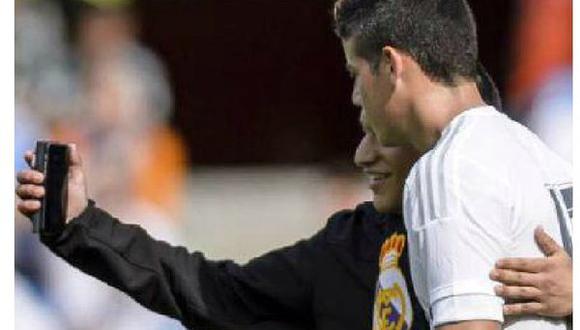 Real Madrid: James Rodríguez le niega autógrafo a dos niños [VIDEO]