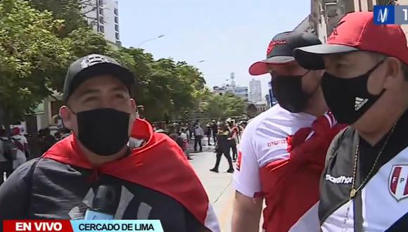 Hinchas de la selección peruana llegan desde Orlando, Florida a Lima para acudir al Estadio Nacional para ver el Perú vs Paraguay. (Captura: Canal N)