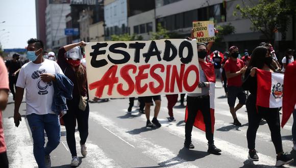 Dos muertos dejó la represión policial durante las marchas contra el régimen de Merino. (Foto: Jesús Saucedo / GEC)
