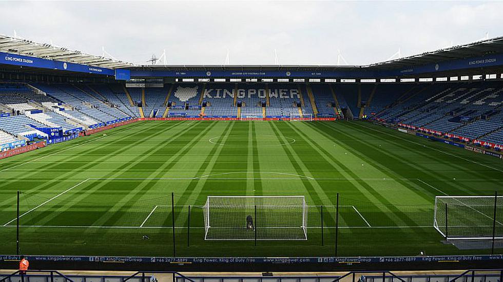 ¡Para aplaudir! Este club hizo su escudo en el césped del estadio