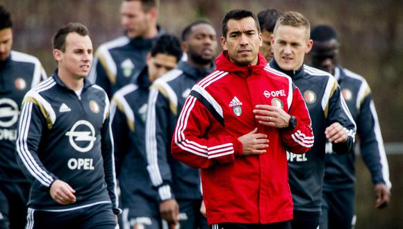 Renato Tapia: DT del Feyenoord destacó la llegada del peruano