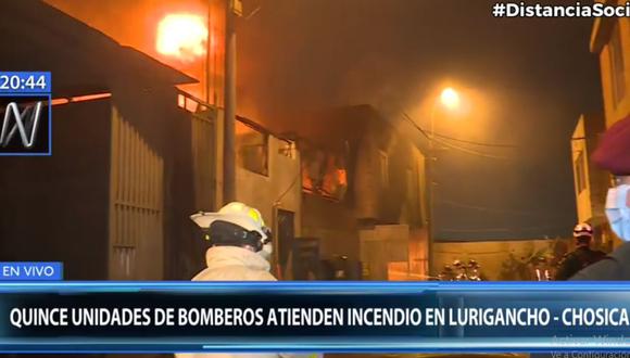 El incendio en un almacén de Chosica fue controlado por los bomberos. (Foto: Canal N)