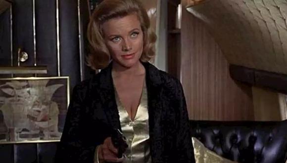 Honor Blackman, la icónica Pussy Galore en “James Bond: Goldfinger”, murió a los 94 años. (Foto: Captura)